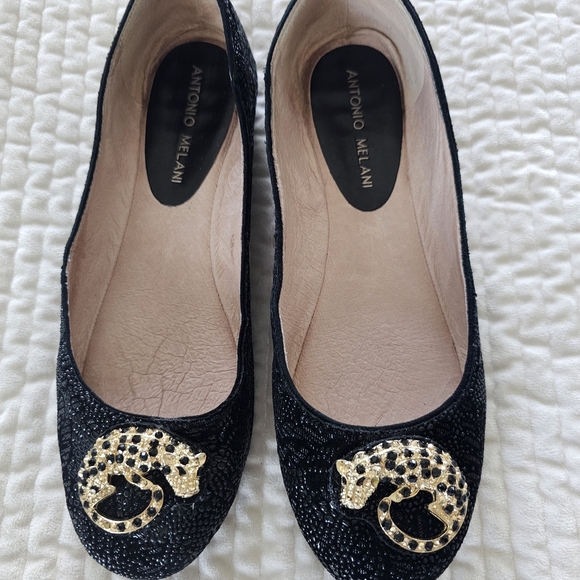 Antonio Melani Black Flats with Gold Leopard Detail Size 7.5M - Picture 1 of 3